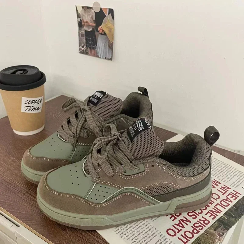 Vintage Fashion Trends - Sepatu kets antik modis sepatu skateboard