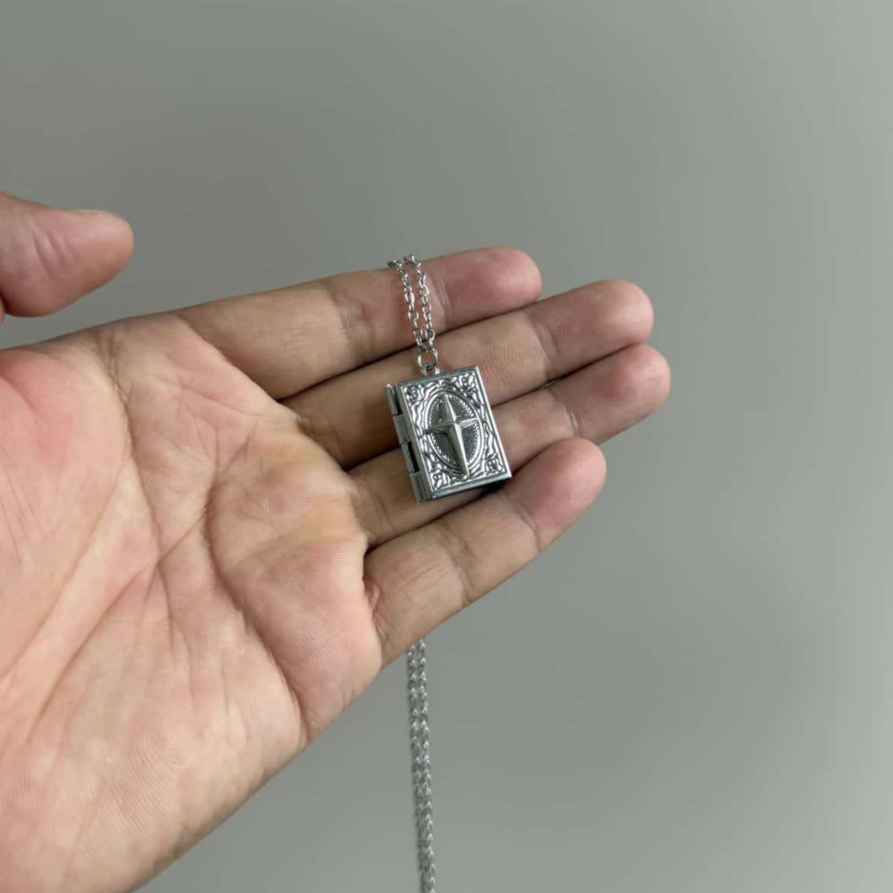 Kalung Liontin Kotak Foto Bent - Vintage Fashion Coloring Book ulasan dan harga
