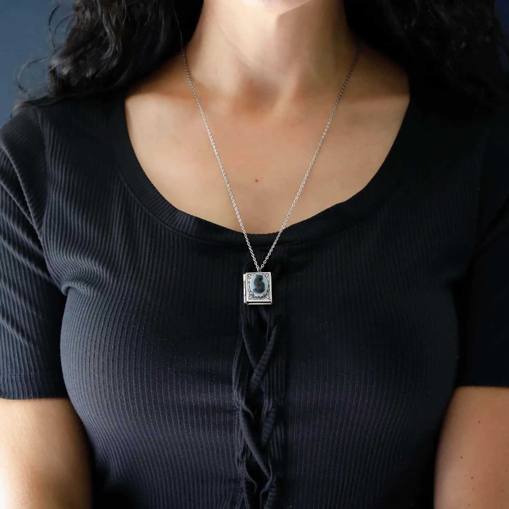 Kalung Liontin Kotak Foto Kuci - Vintage Fashion Coloring Book ulasan dan harga